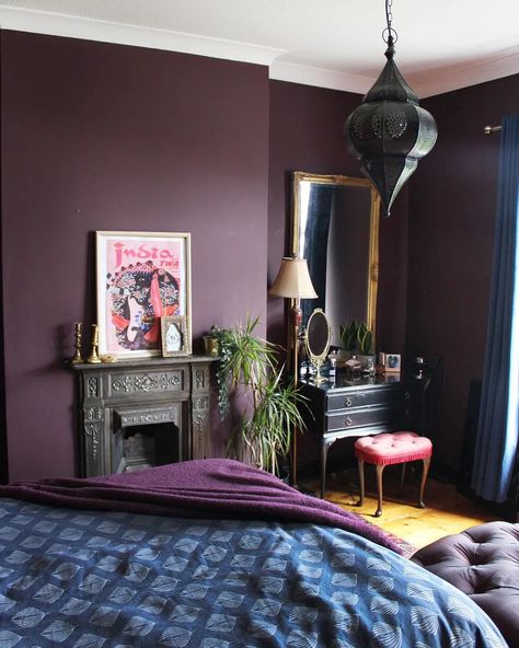 Dark purple bedroom Brinjal interior Dark Purple Walls Bedroom, Purple Wall Bedroom, Bedroom Purple Walls, Dark Purple Room, Dark Purple Bedroom, Purple Bedroom Walls, Burgundy Bedroom, Bed Design Ideas, Ford Pinto