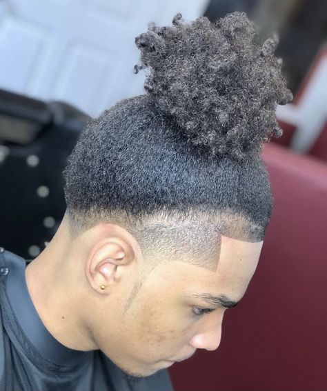 Black Man Ponytail, Boys Man Bun Haircut, Front Taper, Man Bun Haircut, Winter Haircut, High Ponytail Braid, Ponytail Haircut, Ybn Nahmir, Hairstyles Locs