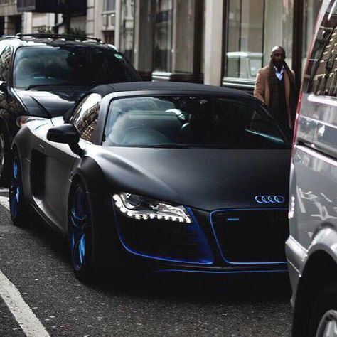 Satin black and chrome blue trim Audi R8 Spyder Audi R8 Matte Black, Porsche Cayman 987, Dream Cars Audi, Audi R8 Spyder, Luxury Cars Audi, Black Audi, Chrome Cars, Road King Classic, Audi R8 V10