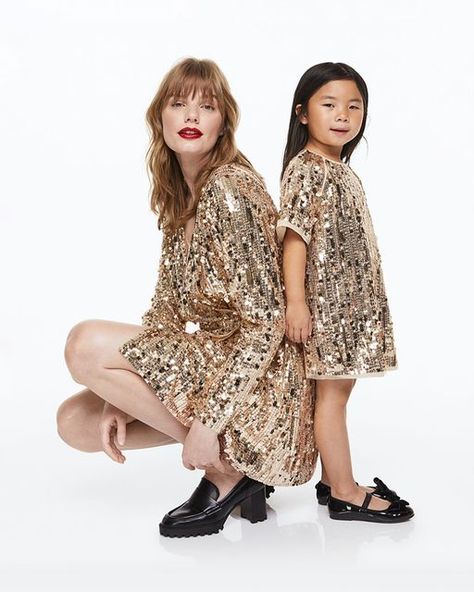 H&M Kids on Instagram: "Double the fun by sparkling together. ✨ #HMKids Sequin dress: 1048276004 Balet pumps: 1087566003 Sequined wrap dress: 1119044005 Chunky heeled loafers: 1078681001" Dress With Loafers, Sequins Outfit, Sequin Dress Outfit, Christmas Outfit Inspiration, Golden Dress, Girls Christmas Outfits, Sequined Dress, Christmas Party Outfits, Flared Dress