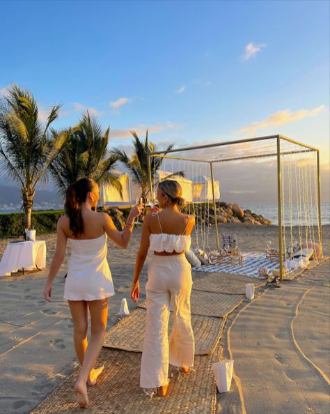 The Best All Inclusive Resort In Puerto Vallarta, Mexico All Inclusive Resort Outfits, Puerto Vallarta Outfits, What To Wear In Mexico, Puerto Vallarta Mexico Vacation, Spring Break Outfit Ideas, Spring Break Mexico, Puerto Vallarta Resorts, Best All Inclusive Resorts, Outfits For Mexico