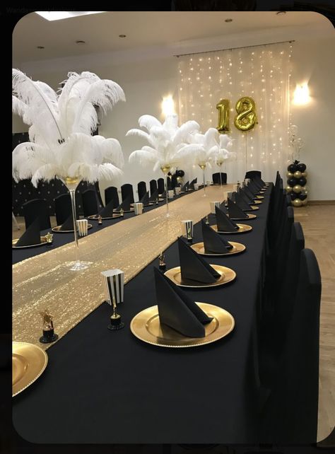 White Black Gold Birthday Decor, Classy Black And Gold Party, Black And Gold Brunch Decor, Black And Gold Hollywood Theme Party, 18th Birthday Black And Gold Theme, Black Gold 18th Birthday, Semi Formal Birthday Party Ideas, Gold Black Decoration Party, Gold Black Party Theme