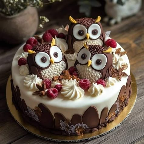 Owl Cake Ideas, Simpsons Cake, Owl Cake Birthday, Cupcake Decorating Tips, Owl Cake, Fantasy Cake, Beautiful Cake Designs, Cupcake Cake Designs, Crazy Cakes