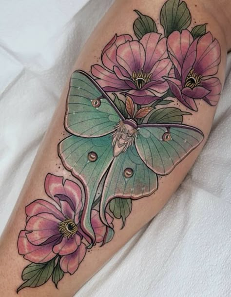 Dragonfly Tattoo Neo Traditional, Moth Floral Tattoo, Vintage Clock Tattoos, New Tattoo Styles, Luna Moth Tattoo, Moth Tattoos, Tattoo Flash Ideas, Moth Tattoo Design, Lower Leg Tattoos