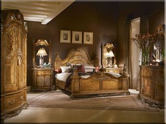 Rich Tavern Bedroom, Queen Size Bedroom, Venetian Furniture, Dark Wood Bedroom Furniture, King Size Bedroom, Tuscany Home, Queen Sized Bedroom Sets, King Size Bedroom Sets, Wrought Iron Bed