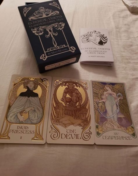 Tarot Cards Spreads, Spreads Tarot, Learn Tarot, Learning Tarot Cards, Tarot Gratis, Tarot Card Spreads, Tarot Meanings, Fotografi Vintage, Tarot Cards Art