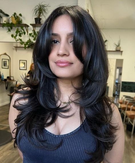 Medium Short Layered Hair, Short Layers Long Hair, Haircuts For Long Hair With Layers, Hair Inspiration Long, Layered Haircuts For Medium Hair, Hairstyles For Layered Hair, Long Layered Haircuts, Haircuts For Medium Hair, Hair Makeover