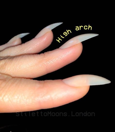 Almomd Nails, Nails 80s, Curve Nails, Nail Tables, Nice Hands, 80s Nails, Gel Nails Long, Nail Board, Curved Nails