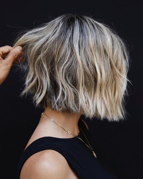 soft.BLUNT @curatedcutting #haircut #bob #anhcotran #lorealprousambassador #sirenwaves #losangeles #lob Short Hair Choppy Layers, Textured Chin Length Bob, Tan Skin Blonde Hair, Anh Co Tran, Fresh Haircut, Bob Hairstyles For Thick, Wavy Bob Hairstyles, Short Hairstyles For Thick Hair, Wavy Bobs