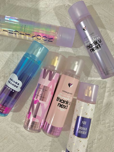 Ariana Grande Body Mist, Perfumes Aesthetic, Ariana Grande Body, Profumo Victoria Secret, Victoria Secret Body Spray, Victoria's Secret Perfume, Gum Flavors, Perfume Body Spray, Basic Skin Care Routine