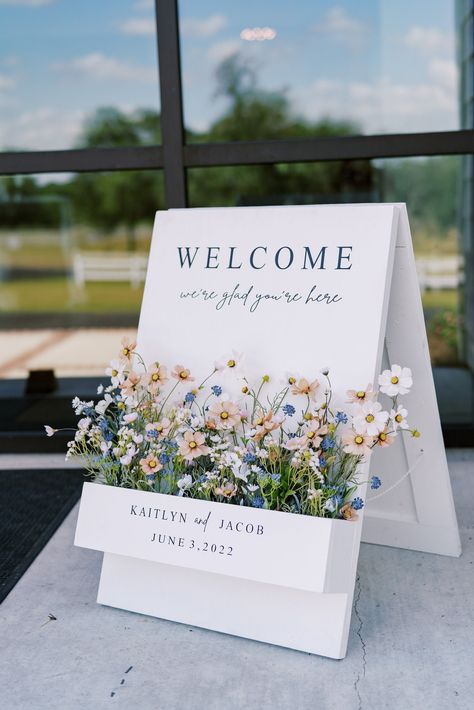 Modern wedding flowers