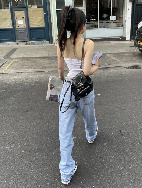 Chinese Douyin, Korean Fashion Grunge, Y2k Acubi, Peony Aesthetic, Y2k Outfits Aesthetic, Simple Streetwear, Chinese Fashion Street, Street Outfits, Clueless Outfits