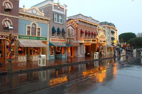 Disneyland Main Street, Rain, No People by giddygoat2769, via Flickr Disneyland Architecture, Disneyland Landscape, Main Street Disneyland, Disneyland Main Street, Disneyland Anaheim, Planet Coaster, Disneyland California Adventure, Disney Fun Facts, Main Street Usa