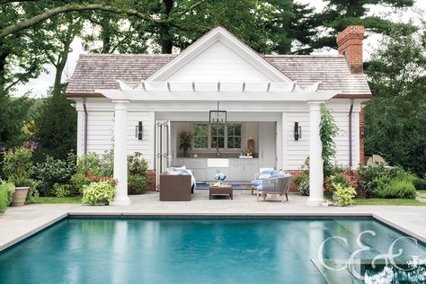 Color & Texture in a Darien Colonial - Cottages & Gardens Small Pool Houses, Pool House Cabana, Pool House Shed, Pool House Design, Pool Guest House, Colonial Cottage, Brand New House, Living Pool, Pool House Designs