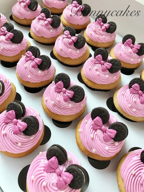 Simple Minnie Mouse Cupcakes, Mini Mouse Dessert Ideas, Mini Mouse Cupcakes Ideas Pink, 1st Birthday Cupcakes Girl, Mini Mouse Cupcakes Ideas, Cupcakes For Girls Birthday, Girls Birthday Cupcakes, Minnie Mouse Cupcake Cake, Girl Birthday Cupcakes