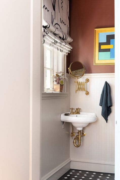 Tiny Sink Bathroom, Mirror For Corner Sink, Half Bathroom Corner Sink, Corner Pedestal Sink Bathroom, Bathroom Corner Sink, Corner Sinks For Small Bathrooms, Small Corner Bathroom Sink, Small Corner Sink, Powder Room Corner Sink