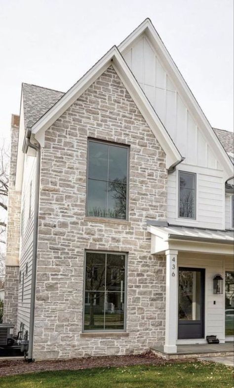 White Brick House, Renovation Facade, Brick Farmhouse, Stone Exterior Houses, White Exterior Houses, Lake Houses Exterior, Exterior House Colors Combinations, Home Exterior Makeover, Homes Modern