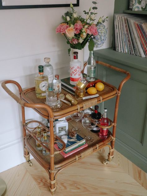 My Bar Cart Staples. - KATE LA VIE Small Bar Cart, Bar Cart Inspo, Bar Cart Inspiration, Hostess Trolley, Kate Spiers, Cocktail Bar Cart, Coffee Bar Cart, Cocktails Cart, Apartment Bar