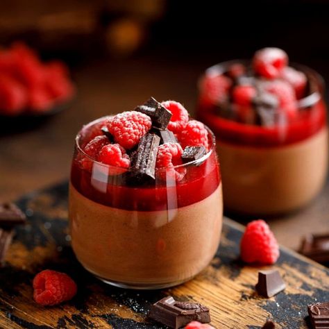 Make this rich and fluffy, creamy chocolate raspberry mousse with just a few ingredients. Easy steps you can follow. Chocolate Custard Recipe, Chocolate Mousse Cups, Chocolate Custard, Raspberry Mousse, Chocolate Mousse Recipe, Chocolate Malt, Custard Recipes, Mousse Recipes, Dessert Dishes