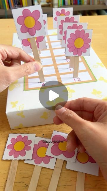 Fynn Sor | Happy Tot Shelf on Instagram: "Get these FREE Counting Flowers printables to work on number recognition and counting. 🌸  ⭐️ There are two versions available: 👉🏻 For toddlers (2-3 year olds), this printable is designed to practise number recognition. Count as you plant each flower to work on counting too! 👉🏻 For our preschoolers (4-5 years old), practise 1 to 1 correspondence counting by counting the number of petals on each flower  🌸 Comment FLOWERS and I will send you the link to download this set of Counting Flowers printables. 😉 . . #learningisfun #handsonlearning #kidsactivities #preschoolactivities #toddleractivities #printable #earlylearning #preschoolmath" Numbers Recognition Activities, Flower Math, Child Activities, Ordinal Numbers, Kindergarten Math Games, Number Activities, Number Recognition, Learning Numbers, Numeracy