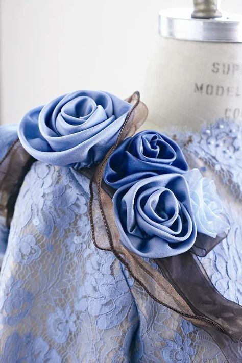 Threads Magazine Sewing Tutorials, Embellishment Ideas, Fabric Rosette, Threads Magazine, Flower Video, Flower Corsage, Sewing Embellishments, Fabric Roses, Gallery Design