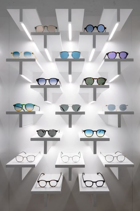 Eyewear Shop Design, Eyewear Store Design, Eyewear Display, Retail Store Interior Design, Budget Design, Retail Store Interior, Showroom Interior Design, Retail Shelving, Optical Shop