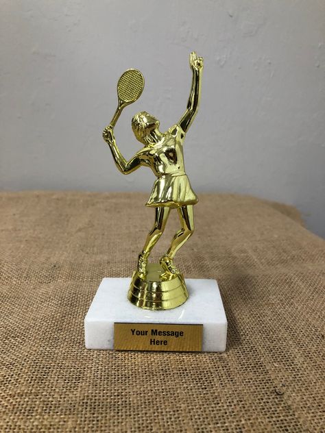 Tennis Trophy Aesthetic, Trophies Aesthetic, Trophy Aesthetic, Badminton Trophy, Tennis Medal, Tennis Trophy, Mode Tennis, Tennis Lifestyle, Trophy Display