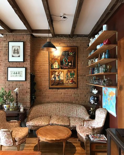 Coffee Shop Living Room Aesthetic, Vintage Coffee Shop Interior, Cafe With Couches, Cozy Coffee Shop Aesthetic Vintage, Rustic Bakery Aesthetic, Bakery Shop Design Vintage, Coffee Shop Design Vintage, Vintage Cafe Decor, Vintage Cafe Aesthetic