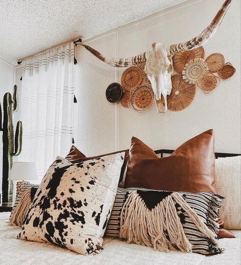 Boho Western Bedroom, Western Boho Bedroom, Western Boho Decor, Trucks Interior, Western Living Room Decor, Cow Skull Decor, Western Living Room, Western Wall Decor, Western Bedroom Decor