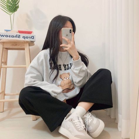 Weak Hero Class 1, Weak Hero, Outfit Korean, Korean Casual Outfits, Mode Kpop, Tomboy Style Outfits, Korean Girl Fashion, Ulzzang Fashion, Simple Trendy Outfits