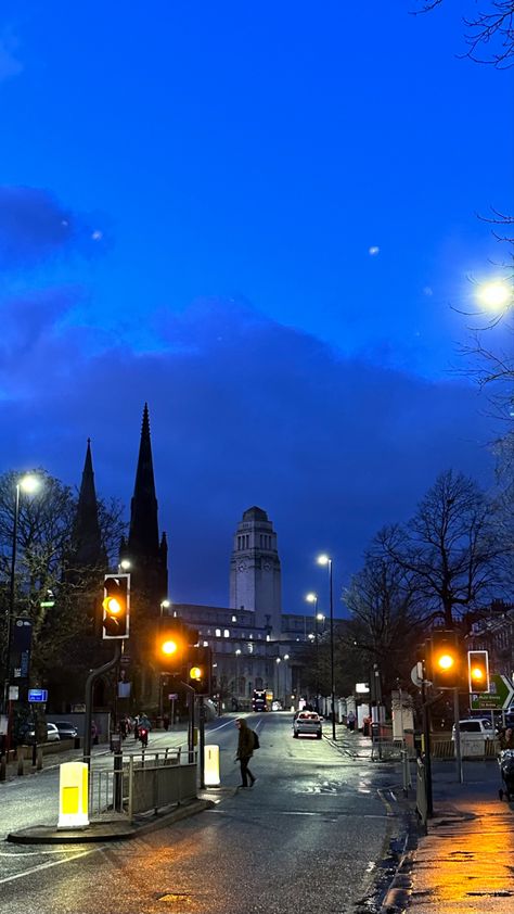 Leeds England Aesthetic, Leeds University Aesthetic, University Aesthetic Uk, Leeds Aesthetic, United Kingdom Aesthetic, Rainy England, Full Aesthetic, Uni Vibes, University In England