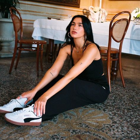 Dua Lipa for Puma - IG Post November 22, 2023 Puma Shoes Women Outfit, Puma Sneakers Womens Outfit, Puma Outfit Women, Puma Shoes Outfit, Puma Shoes Women, Puma Palermo, Trainers Outfit, Puma Outfit, Photoshoot Concept