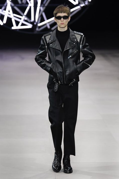 Celine | Menswear - Autumn 2019 | Look 66 Celine Menswear, Taehyung Red, Biker Jacket Outfit, Black Biker Jacket, Hedi Slimane, Riders Jacket, Biker Leather, Sheep Leather, Men Fashion Casual Outfits