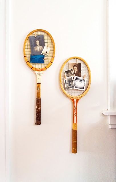 Hang Tennis Rackets On Wall, Tennis Racket Picture Frame, Vintage Tennis Racket Wall Decor, Antique Tennis Racket Decor, Dorm Decor Inspiration, Old Tennis Rackets Ideas, Old Tennis Racket Decor, Vintage Tennis Racket Decor Wall Art, Diy House Art