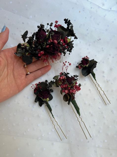 Free shipping for orders over 53€ use code FREE2022 Dear customers, we process flowers ourselves, dry them and make hair ornaments. We have extensive experience in the manufacture of jewelry - more than 3 years. We have been working with dried flowers for more than 2 years. We have hundreds of happy brides in our experience. A set of 3 different hairpins in black,brown , red colors. Size 3-4 inches. The price is for 1 set of 3 hair pins/Comb Brown hair pins is ideal for a rustic wedding. The bla Black Wedding Hairpiece, Black And Red Wedding Hair, Gothic Fall Wedding Ceremony Decor, Moody Winter Wedding Decor, Gothic Wedding Accessories, Gothic Wedding Hair Accessories, Wedding Hair Goth, Gothic Wedding Headpiece, Gothic Bridal Hair