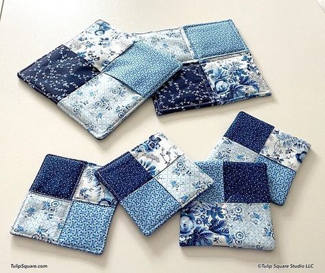 How to Make Easy Four-Fold Coasters and Potholders - Tulip Square ~ Patterns for useful quilted goods Holiday Quilt Patterns, Making Coasters, Quilted Placemat Patterns, Free Applique Patterns, Table Topper Patterns, Quilted Coasters, Quilted Table Runners Patterns, Sewing Machine Feet, Placemats Patterns