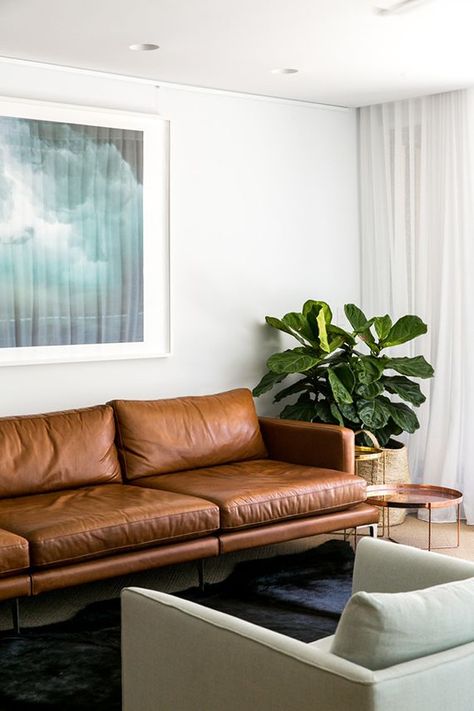 10 BEST: Tan leather sofas Sofa Cognac, Tan Leather Sofas, Brown Couch Living Room, Best Leather Sofa, Minimalist Sofa, Brown Leather Sofa, Brown Living Room, Fiddle Leaf, Brown Sofa