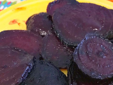 Beets are pan-fried in butter and seasoned with salt and pepper for a decadent side dish or appetizer. Pan Fried Beets, Fried Beets Recipe, Fried Beets, Coffee Fudge Recipes, Harvard Beets, Turnip Fries, Beets Recipe, Fresh Beets, Best Pans