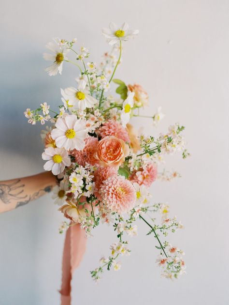 California Native Flower Bouquet, Wild Flowers Bridal Bouquet, Wedding Wild Flowers Bouquets, Messy Bridal Bouquet, Peach Wildflower Bouquet, Bride Bouquets Wild Flowers, Whimsical Wildflower Bouquet, Vintage Bride Bouquet, 2023 Wedding Bouquet