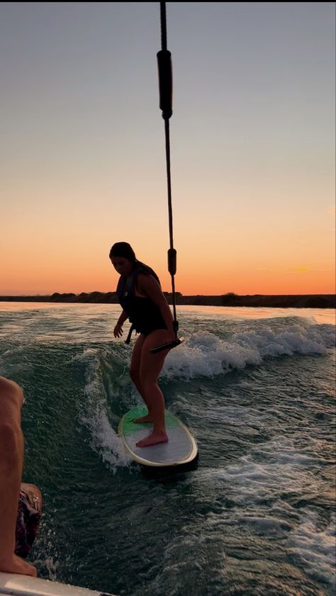 wakeboarding during the sunset always hits different #river #wakeboarding Surfing Behind Boat, River Trip Pictures, Wakeboarding Aesthetic, River Aesthetic, Wake Board, Wake Boarding, Le Rosey, Summer Boats, Lake Days