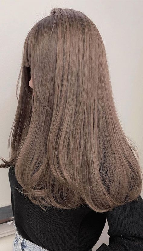 Japanese Blonde Hair, Creamy Brown Hair, Milky Brown Hair, Brown Hair Korean, Beige Hair Color, Light Ash Brown Hair, Cold Hair, New Hair Color Trends, Ash Brown Hair Color