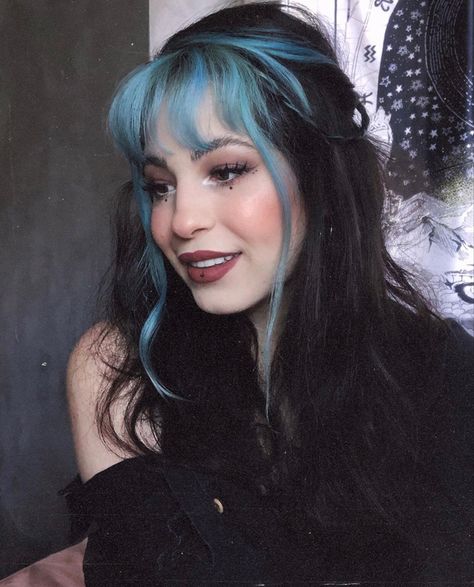 Here is a hair style I had couple months ago and it was one of my favorites. Please check my IG: anxiousluna for different hair colors and styles 💙 Blue Hair Dye Ideas, Grunge Hairstyles, Girls Grunge, Blue Hair Dye, Dyed Hair Blue, Hair Dye Ideas, Hair Color Streaks, Hair Streaks, Dye Ideas