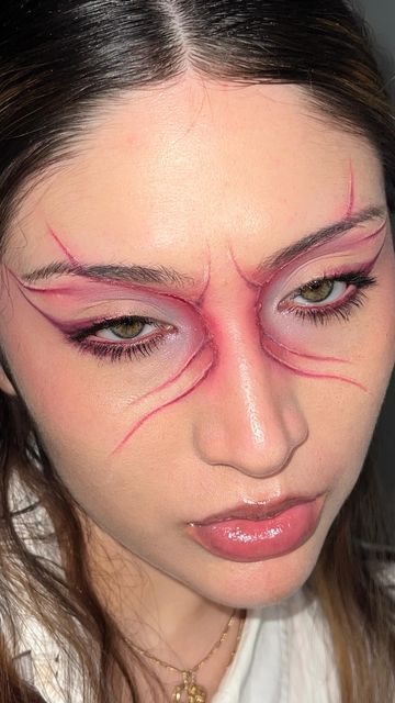 Alien Eye Makeup, Alien Makeup Halloween, Rigid Collodion, Fake Scar, Wound Makeup, Scar Makeup, Eye Scar, Blood Makeup, Scar Wax