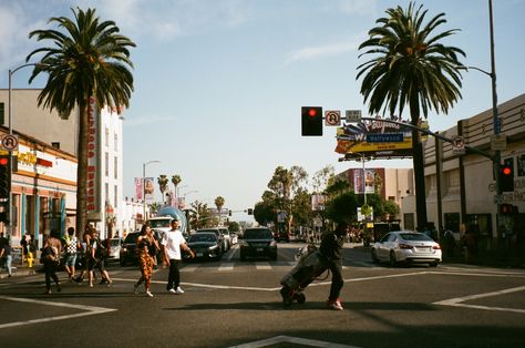 #35mm #film #analog California Wallpaper, Film Camera Photography, Digi Cam, Usa Roadtrip, Digital Gallery, Camera Photos, Fotografi Vintage, Image Film, 35mm Photography