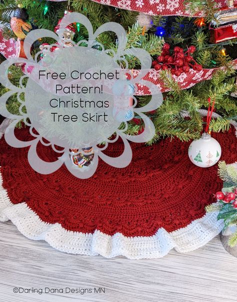 Crochet Christmas Tree Skirt, Christmas Tree Skirt Crochet Pattern, Crocheted Christmas Tree, Crochet Tree Skirt, Vintage Macrame Patterns, Christmas Tree Skirts Patterns, Boughs Of Holly, Holiday Tree Skirts, Crochet Christmas Ornaments Free