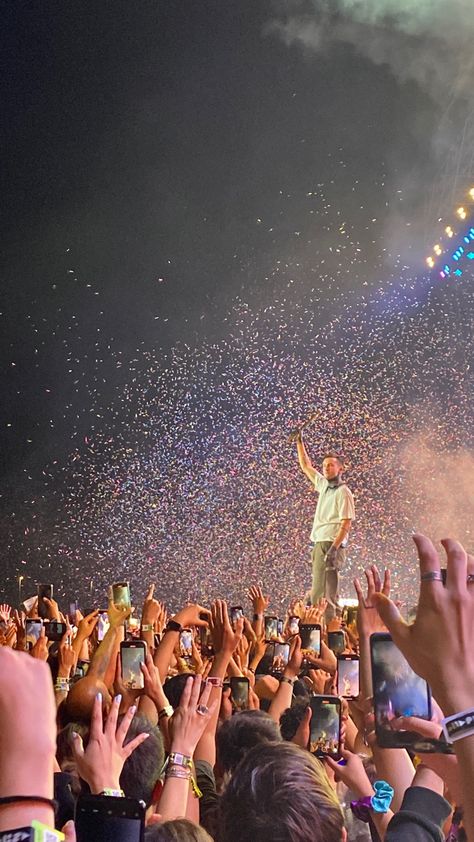 tyler joseph in Lollapalooza Chile 2023 Lollapalooza Chile, Tyler Joseph, One Pilots, Twenty One Pilots, Twenty One, Pilots, The Twenties