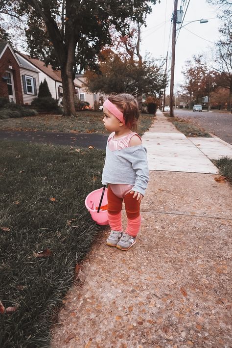 Cute Toddler Halloween Costumes, Easy Cute Diy, Diy Girls Costumes, Toddler Halloween Costume, Sibling Costume, Old Halloween Costumes, Toddler Costumes Girl, Halloween Costume Toddler Girl, Toddler Girl Halloween