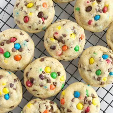 M&M Chocolate Chip Pudding Cookies - Together as Family Vanilla Pudding Cookies, Mnm Cookies, Pudding Cookies Recipes, Chocolate Chip Pudding, White Chocolate Macadamia Nut Cookies, Chocolate Chip Pudding Cookies, Macadamia Nut Cookies, White Chocolate Macadamia, M And M