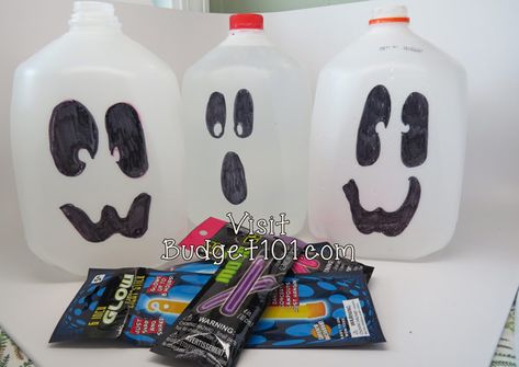 Milk Jug Ghosts, Old Milk Jugs, Outside Halloween Decorations, Owner Builder, Plastic Milk, Ghost Diy, Milk Jugs, Pumpkin Jack, Halloween Diy Crafts