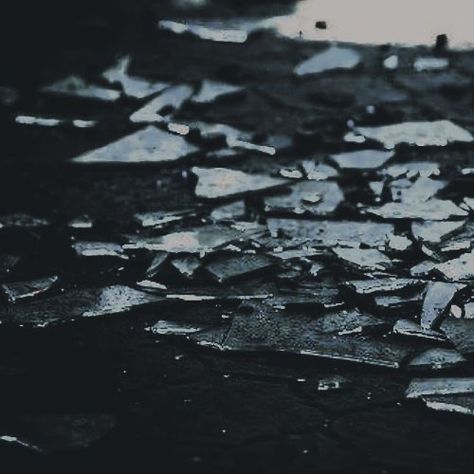 Glass Shattering Aesthetic, Shattered Mirror, Van Doren, The Boogeyman, Shattered Glass, The Revenant, Throne Of Glass, Dark Photography, On The Ground